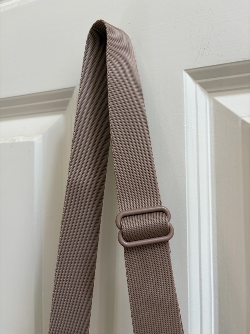 Uniqlo Taupe Drawstring Crossbody Bag - Picture 5 of 8
